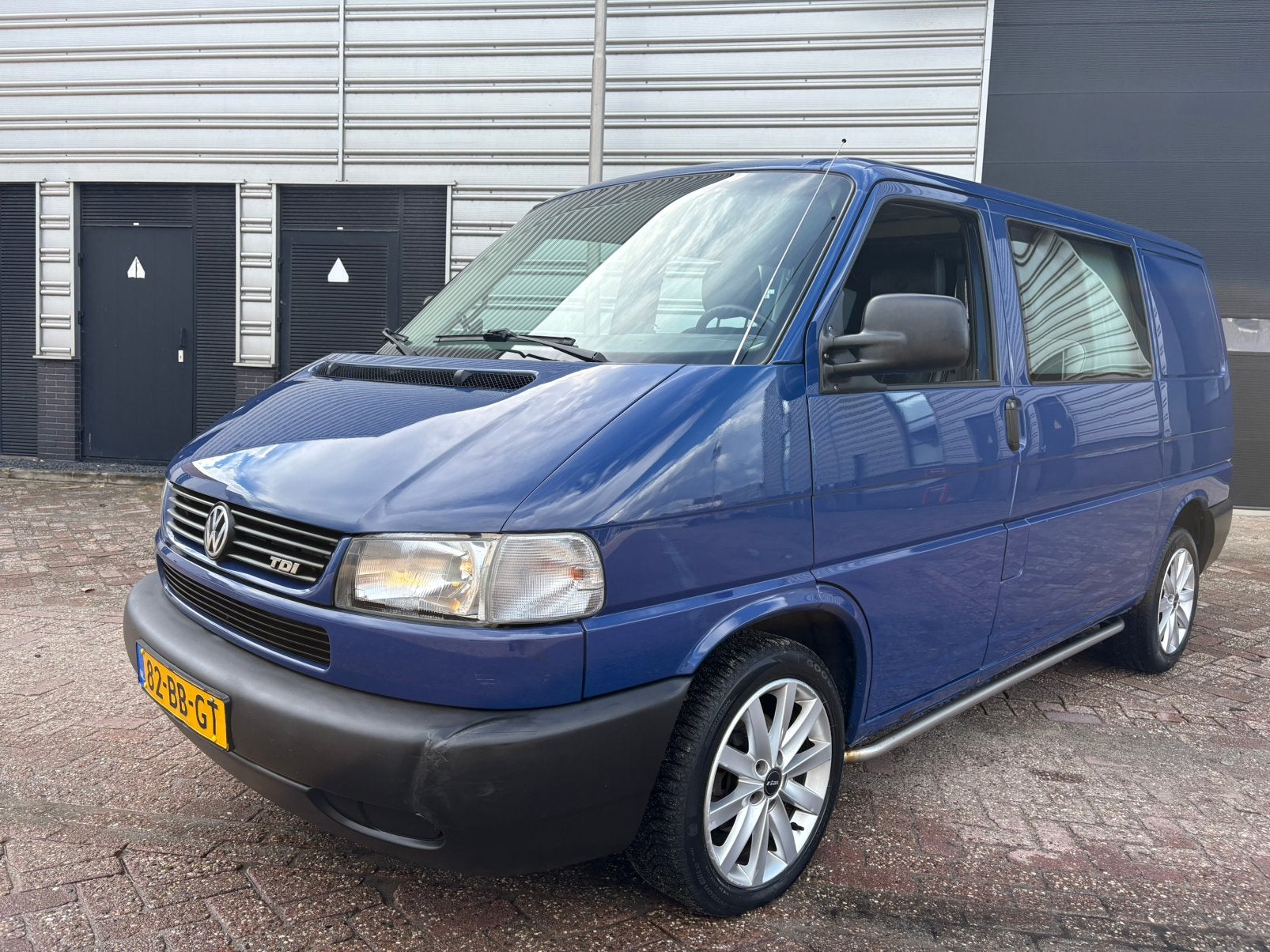Volkswagen Transporter Bestel 1.9 D 0.8 50KW DC 2002, Voorwielaandrijving, Zwart, 4 cilinders, 68 pk
