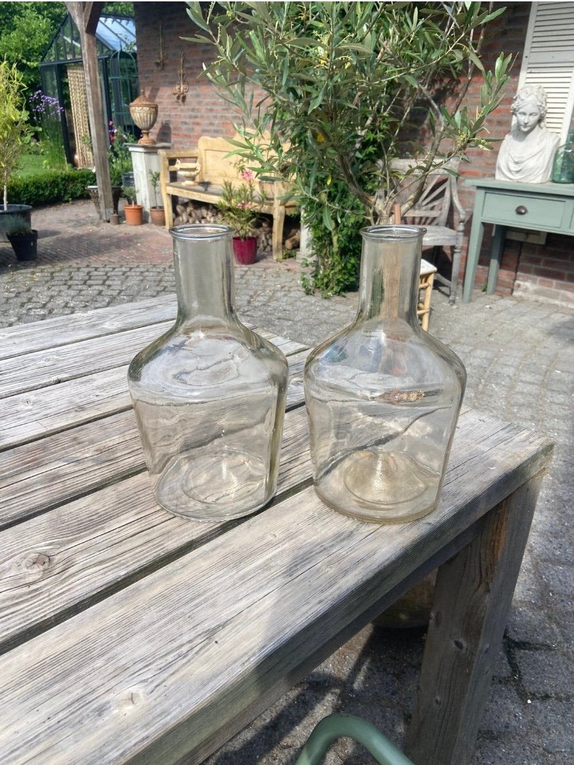 Twee grote glazen flessen., Ophalen, Gebruikt