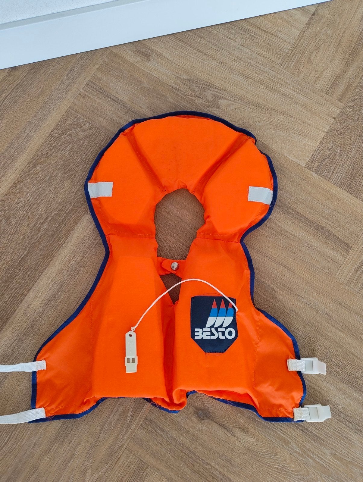 Kinderreddingsvest Besto – maat No. 1 (10–20 kg), Watersport en Boten, Watersportkleding, Gebruikt, Kind, Besto, Ophalen of Verzenden