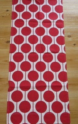 Vintage lap stof wit met rode cirkels Zweeds design NIEUW, Nieuw, Ophalen of Verzenden, 30 tot 120 cm, Katoen