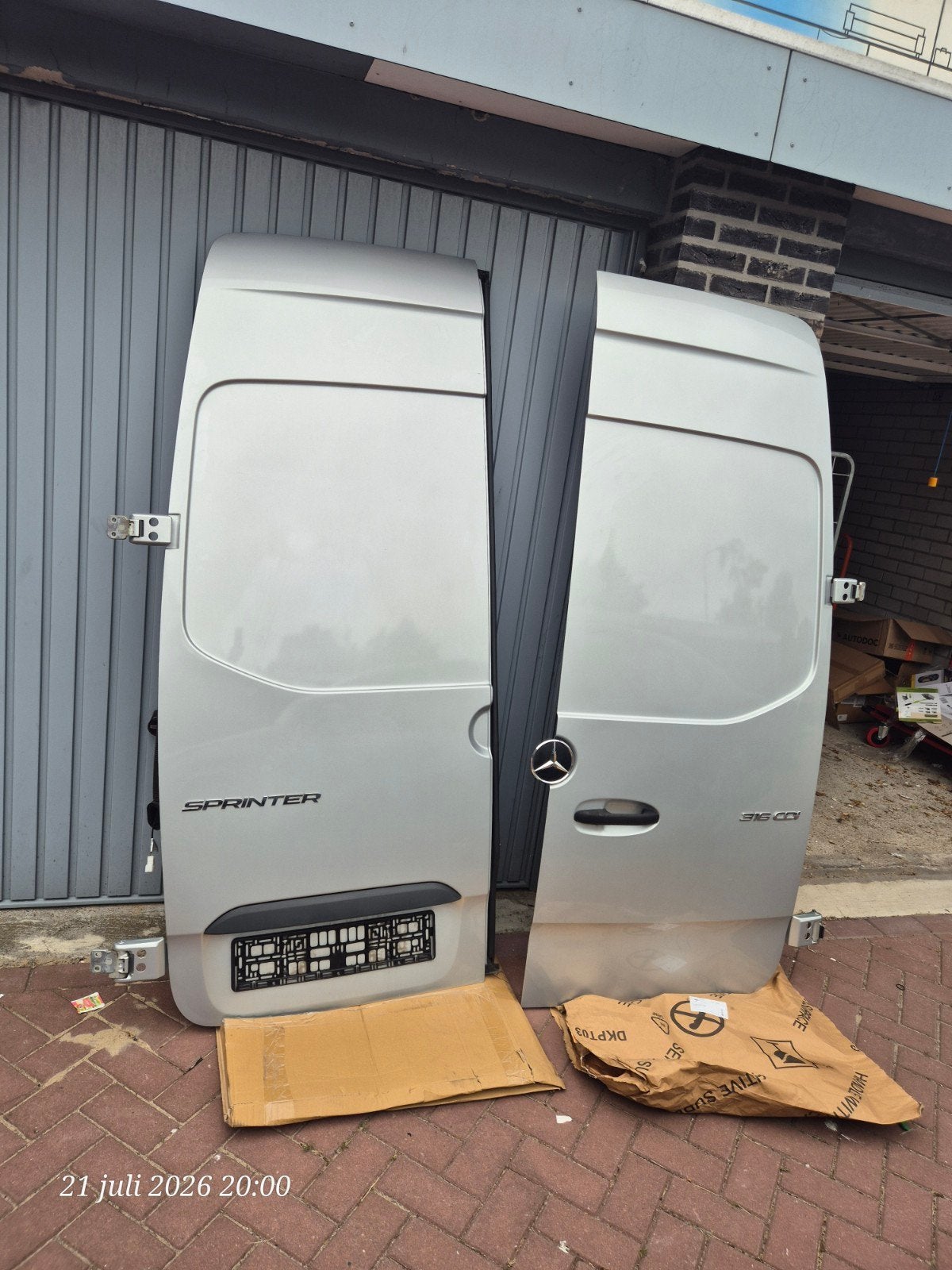 Mercedes Sprinter W907 L3H2 Zilvergrijs Achterkant, Ophalen, Gebruikt, Achter, Universele onderdelen
