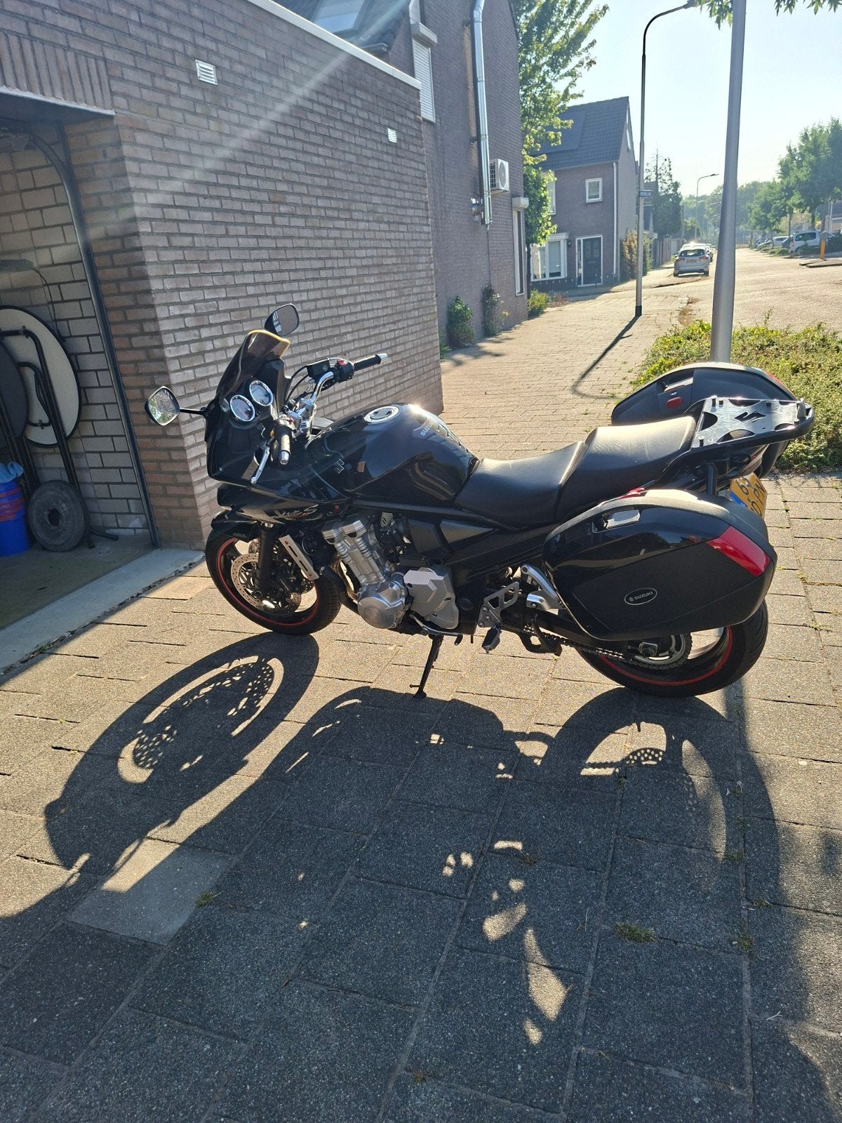 Suzuki Bandit 1250 ABS - Toermotor met zijkoffers, Occasion, 4 cilinders, Toermotor, 1250 cc