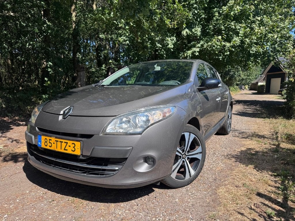 Renault Mégane 1.4 TCe Bose Panodak Navi Trekhaak Keyless, Voorwielaandrijving, Parkeersensor, Zwart, 4 cilinders