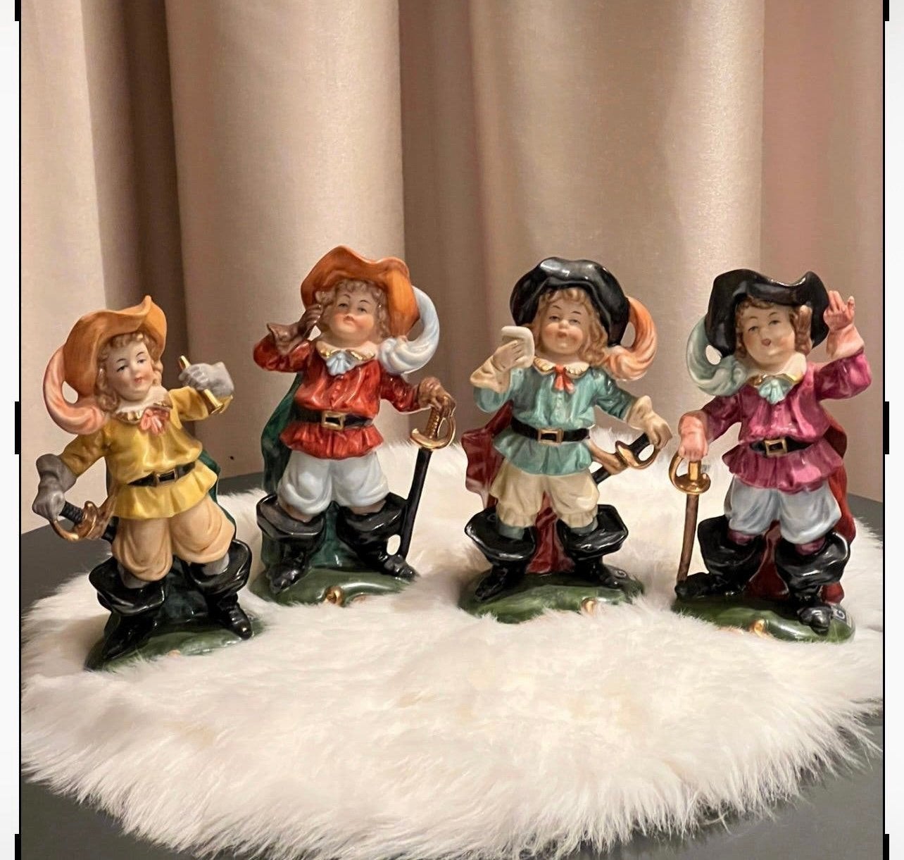 De 4 musketiers van porselein, Ophalen of Verzenden, Zo goed als nieuw, Dier