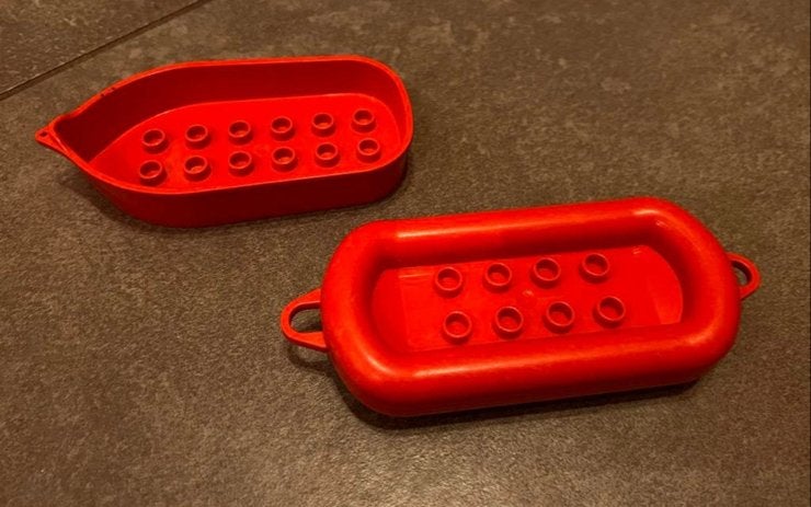 2 rode Duplo bootjes - ideaal voor bad of vloer, Kinderen en Baby's, Gebruikt, Overige typen, Ophalen of Verzenden, Duplo