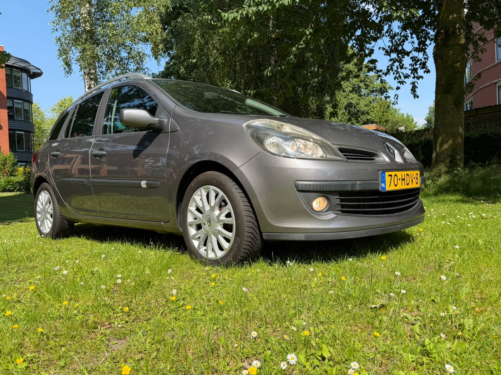 2000,- weekendaanbieding Clio 1.2 TCE 100 Estate 2008 Grijs, Auto's, Voorwielaandrijving, 535 kg, 4 cilinders, 1095 kg