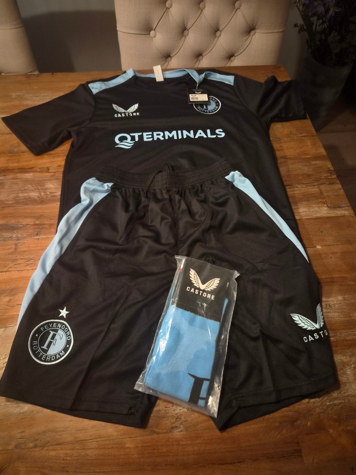 Feyenoord Castore trainingsset (shirt,broekje,sokken) Maat, Ophalen, Zwart, Nieuw, Voetbal