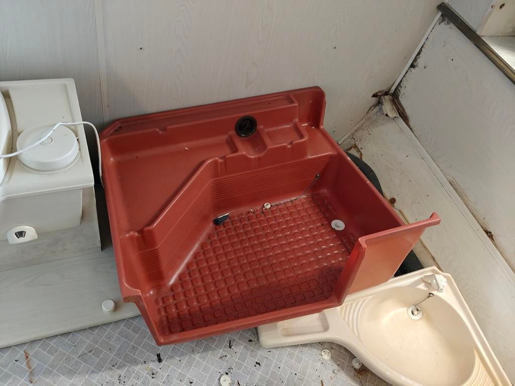 Wc/ douchebak hobby caravan, Ophalen