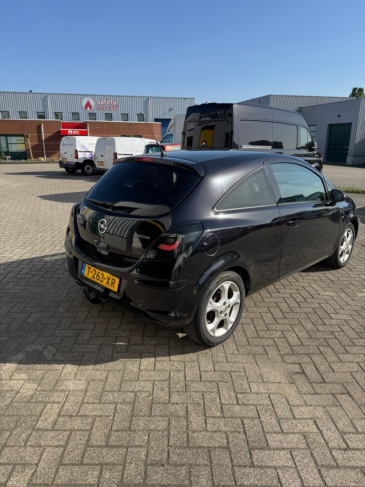 Opel Corsa 1.2 Ecoflex AIRCO 51KW 3D 2011 Zwart, Voorwielaandrijving, 40 €/maand, Zwart, 1229 cc
