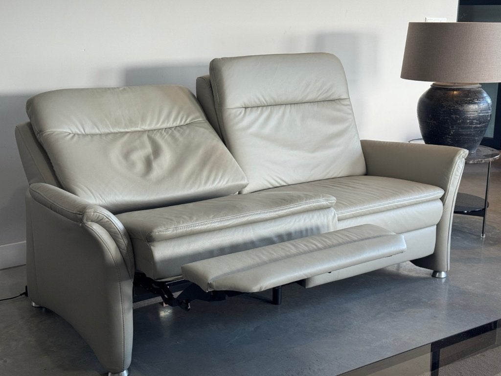 Polipol relaxbank grijs-crème – hoge rug en hoge zit - Leer, Tweepersoons, Ophalen of Verzenden, Rechte bank, Office@polipol-international.com