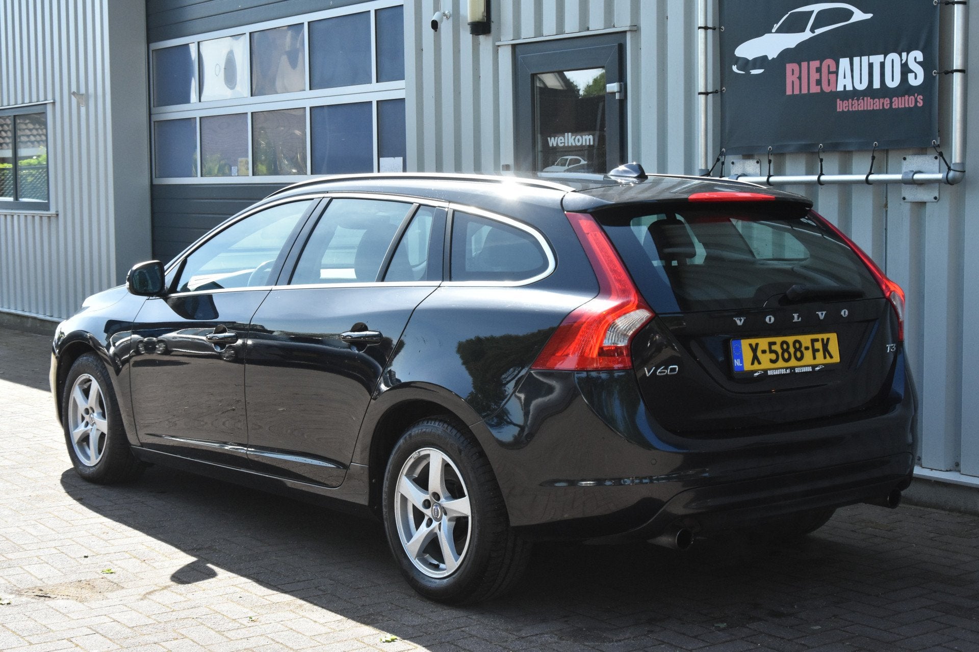 Volvo V60 1.6 T3 Summum – 2015 | Climate Control | Navigat, Auto's, Voorwielaandrijving, Gebruikt, 4 cilinders, 150 pk