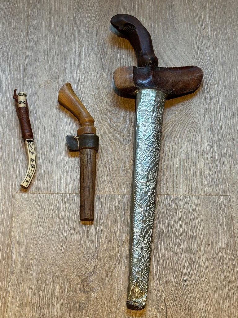 Indonesische kris (met 2 kleine "krisjes"), Ophalen of Verzenden