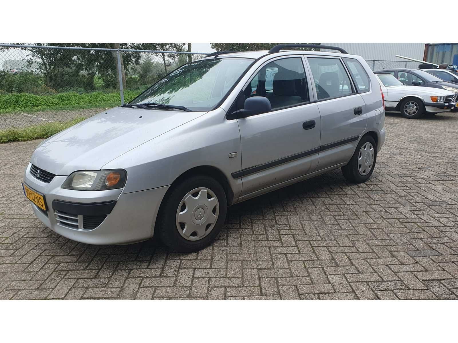 Mitsubishi Space Star 1.6 Family, 90-LZ-NS, Auto's, Gebruikt, 4 cilinders, Handgeschakeld, Zilver of Grijs