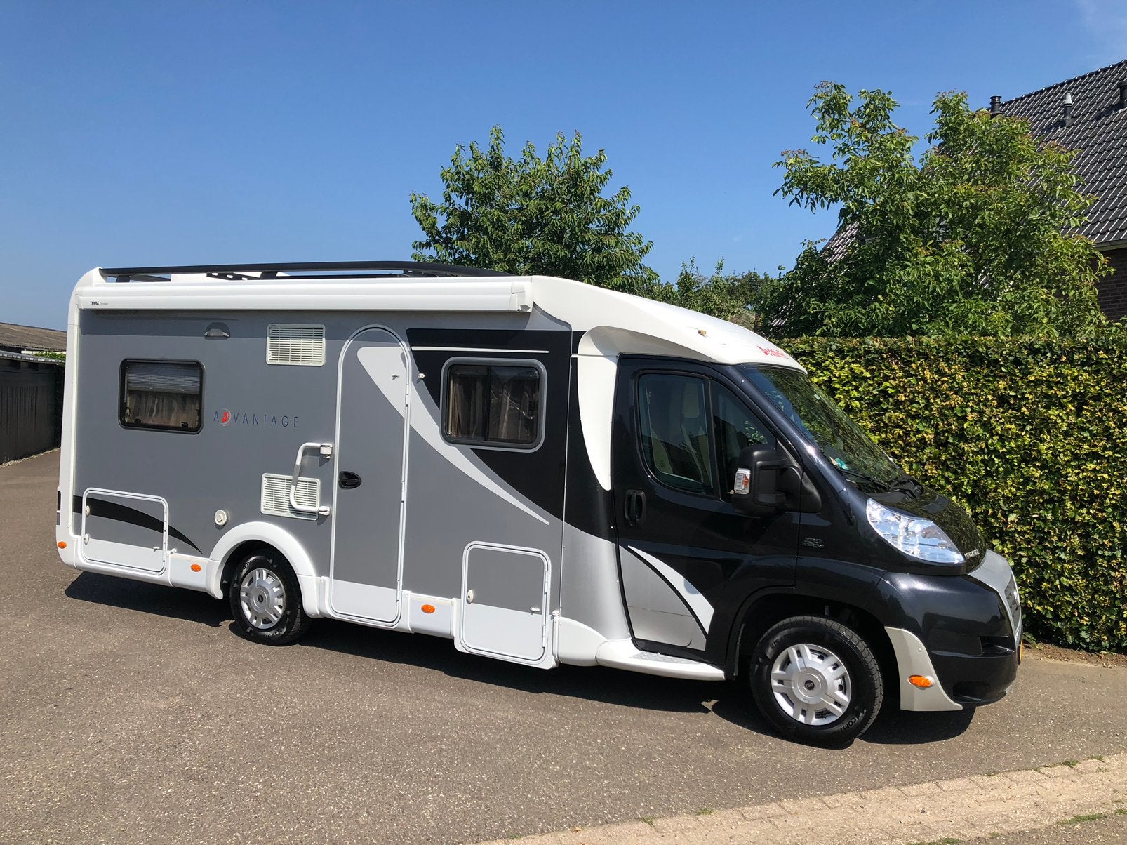 Prachtige Dethleffs T6501 Black Edition orig NL Vastbed VOL!, Particulier