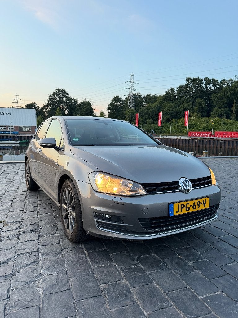 Volkswagen Golf 1.2 TSI 5D Dsg-7 2015 Lounge, Stof, 4 cilinders, 620 kg, 1151 kg