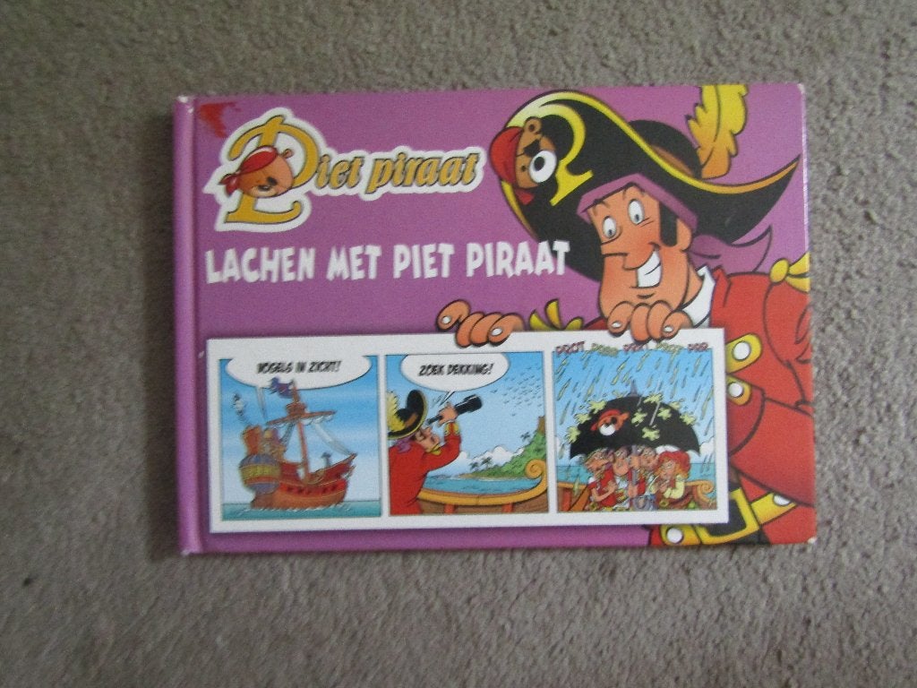 Boek: Piet Piraat - Lachen met Piet Piraat, Ophalen of Verzenden, Gelezen, Studio 100, Fictie algemeen