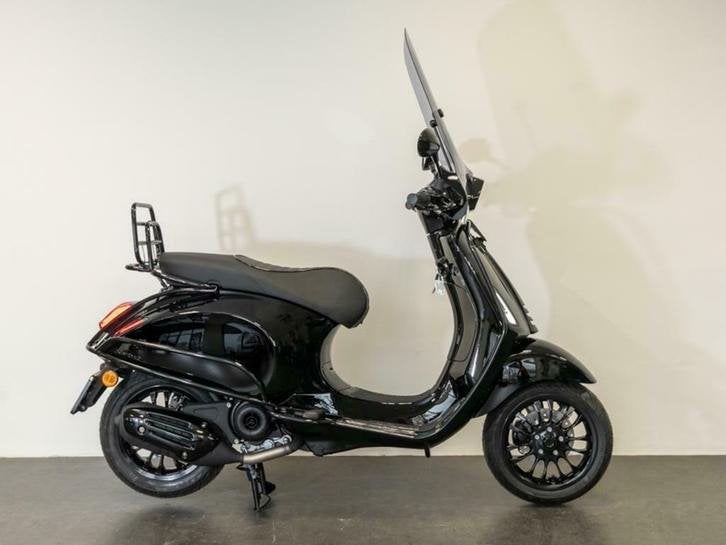 Vespa Sprint Black on Black NIEUW 0 KM, Niet ingevuld, Niet ingevuld, Nieuw, Ophalen of Verzenden