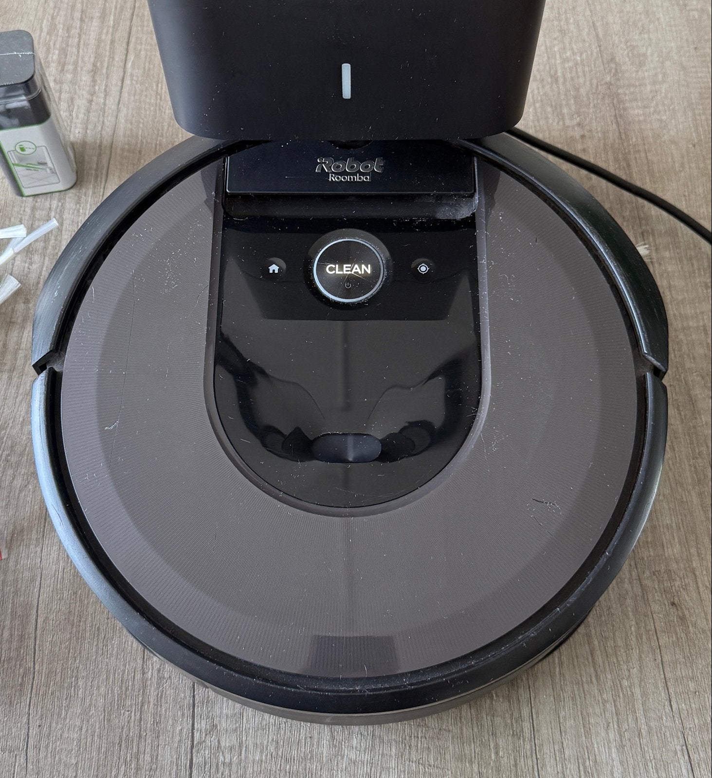 iRobot Roomba i7+ , lees beschrijving, Ophalen, Gebruikt, IRobot, Automatisch legen
