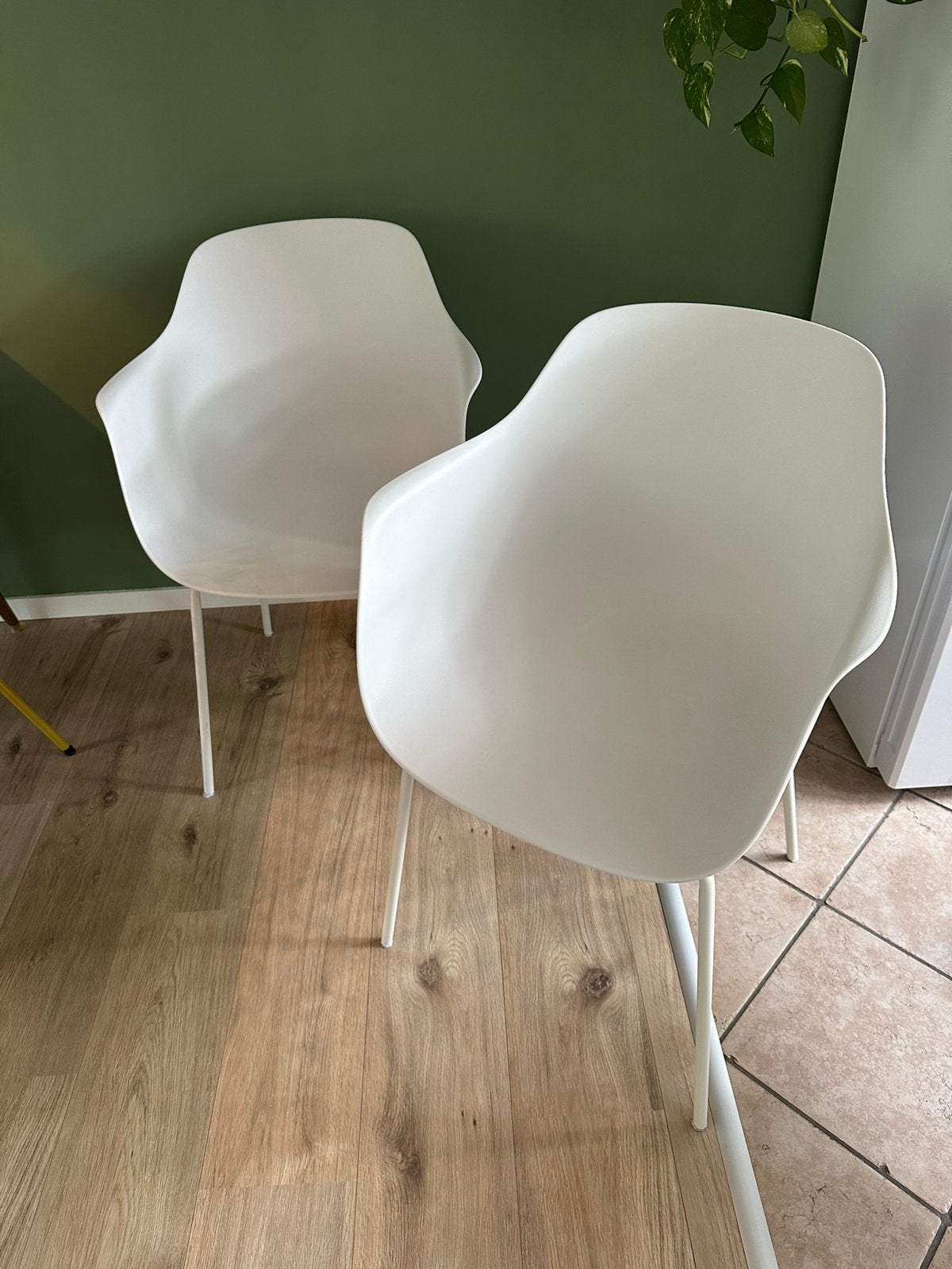 2 witte kuipstoelen met armleuningen Nolon Blatt, Ophalen, Kunststof, Twee, Wit