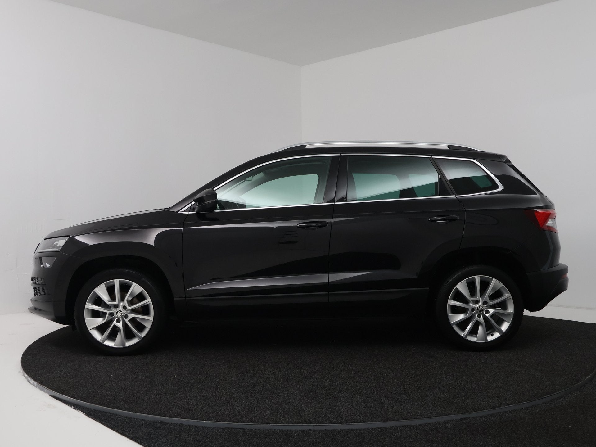 Skoda Karoq 1.5 TSI ACT Style Business (bj 2018, automaat), Auto's, 12 maanden, Stof, 4 cilinders, 690 kg