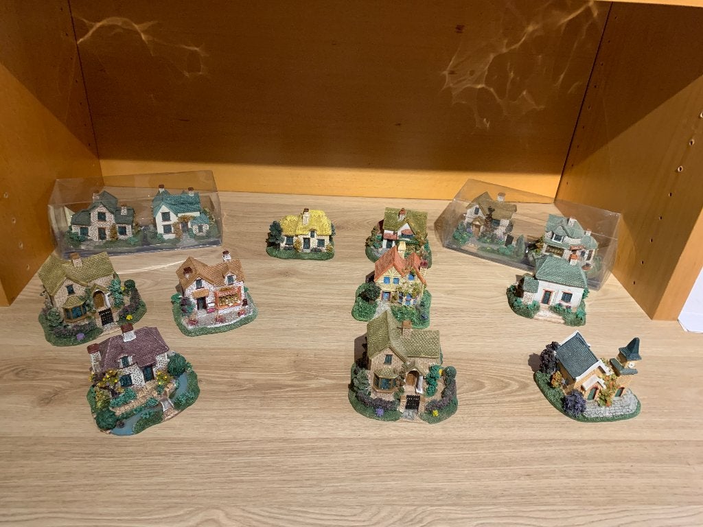 Het is nog vroeg maar mooie huisjes  voor kerstdorp, Ophalen of Verzenden, Zo goed als nieuw