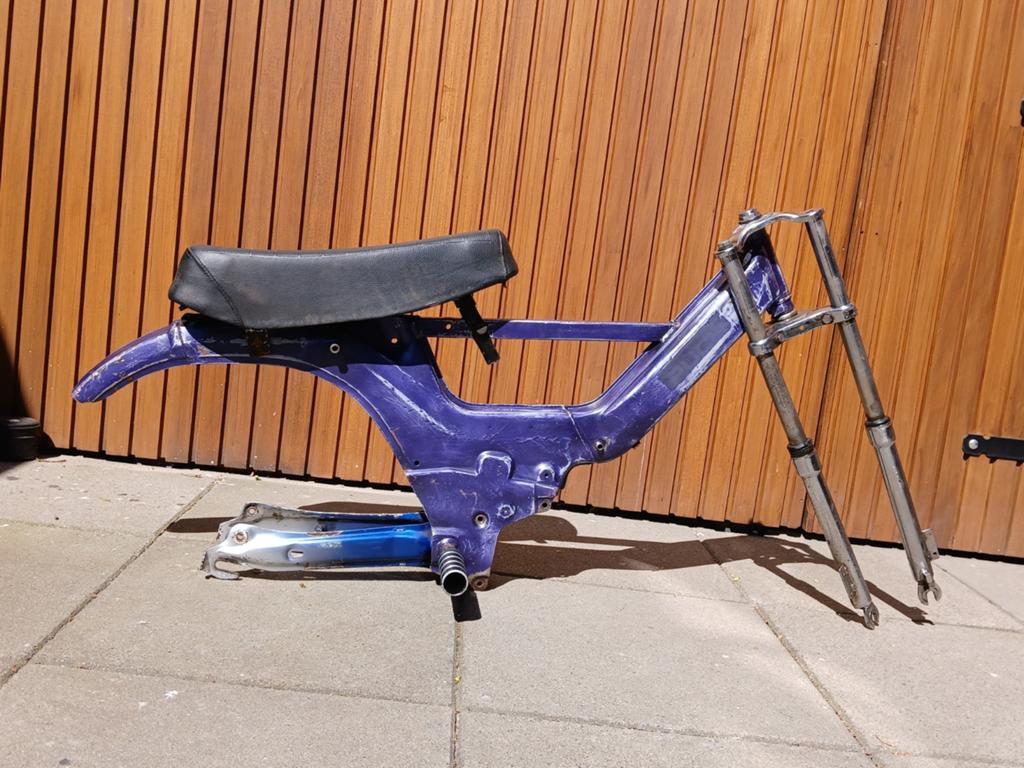 Puch frame met behandelde tank en spuitbussen, Ophalen of Verzenden, Gebruikt, Frame
