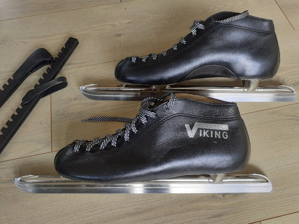 Lage geslepen Viking schaatsen maat 47 zgan met beschermers, Sport en Fitness, Viking, Ophalen of Verzenden, Zo goed als nieuw