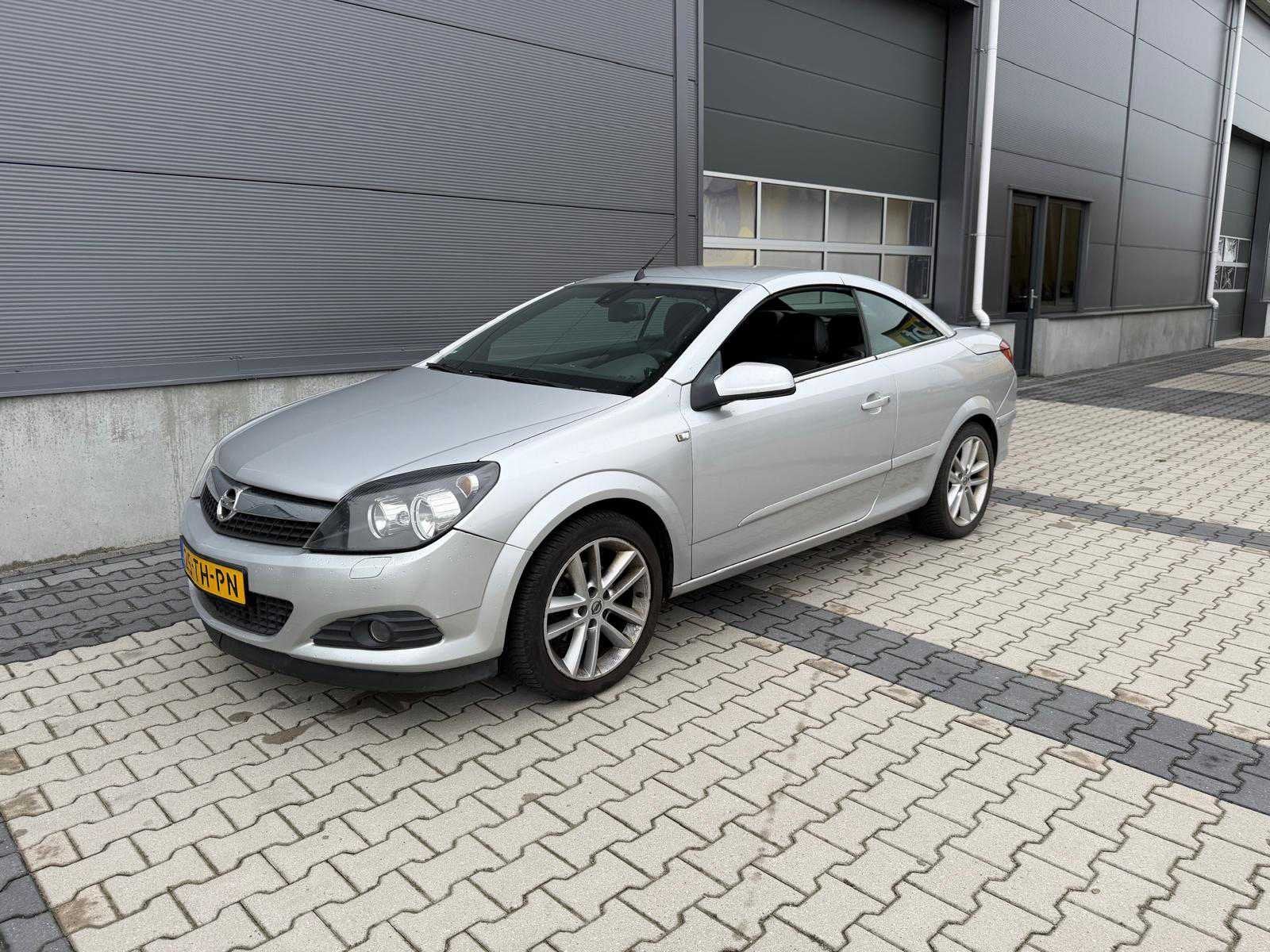 Opel - 2006 - Astra TwinTop - 1.8 Enjoy - Personenauto, Auto's, Gebruikt, 4 cilinders, Cabriolet, 4 stoelen