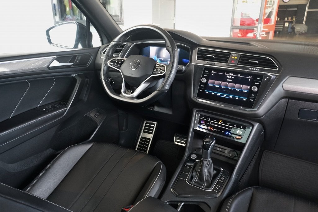 Volkswagen Tiguan All-Space 2.0 TSI R-Line 7Pers. Pano, Lede, Apple Carplay, Gebruikt, 7 stoelen, Leder