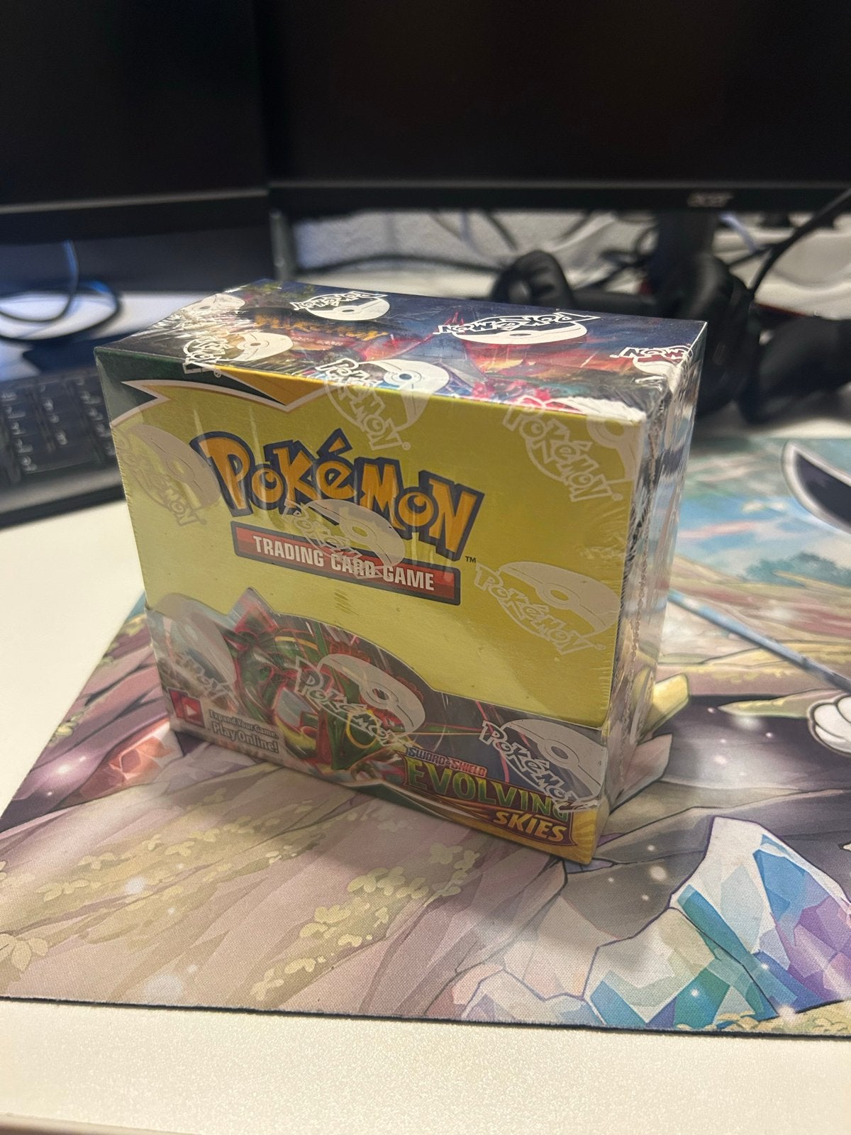Pokémon Evolving Skies Boosterbox + Acryl Display (Mint), Ophalen of Verzenden, Nieuw, Boosterbox