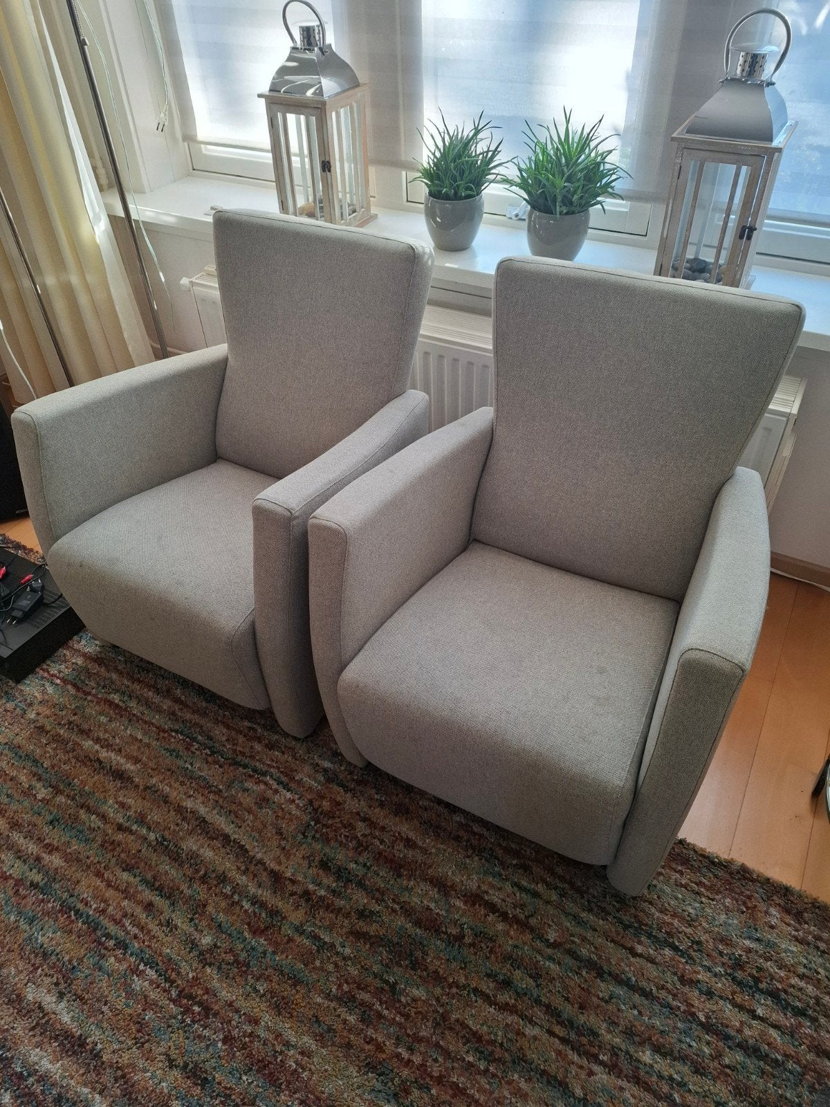 2 leuke stoelen, grijs stof bekleed., Ophalen, Gebruikt, 75 tot 100 cm, Stof