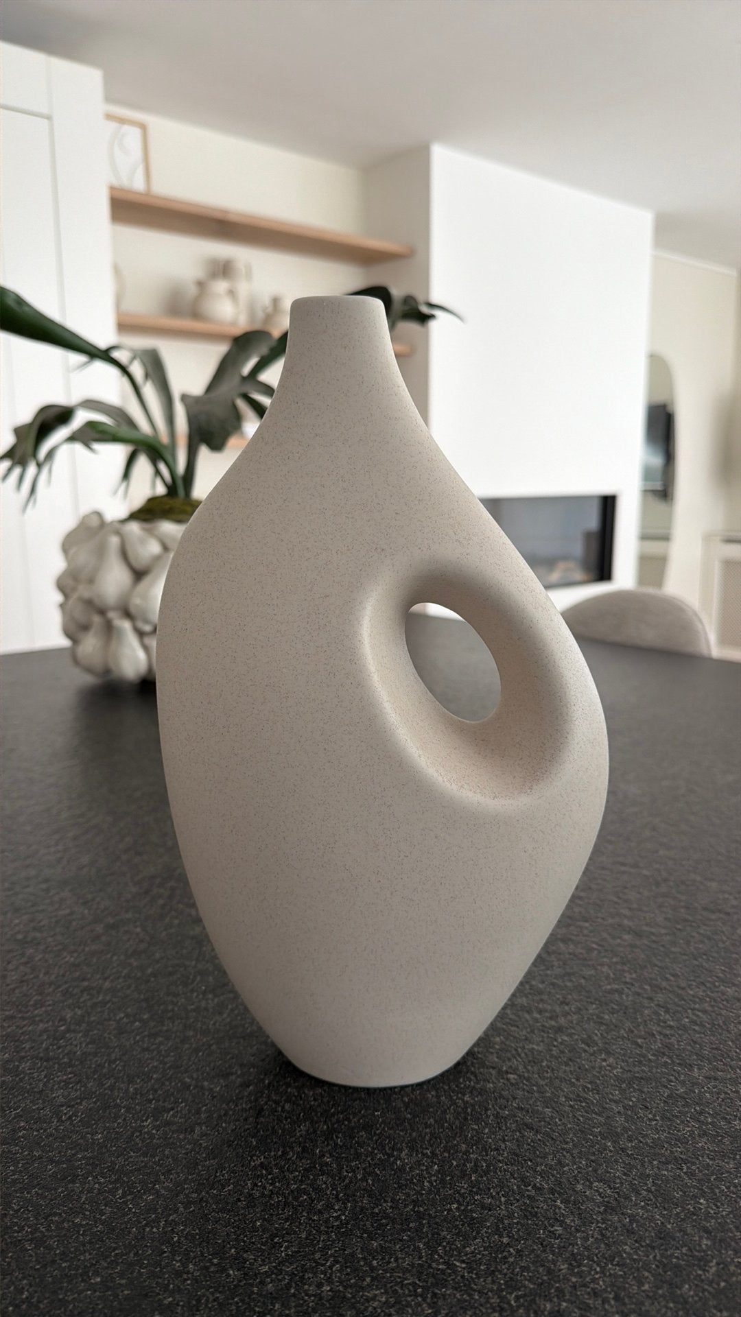Vaas beige H&M Home, Huis en Inrichting, Woonaccessoires | Vazen, Overige kleuren, Aardewerk of Porselein, Ophalen of Verzenden