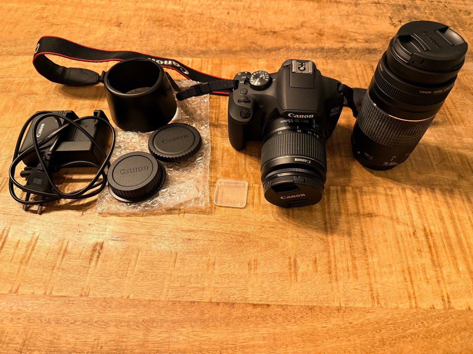 Canon EOS 2000D Spiegelreflexcamera met 2 lenzen en tas, Audio, Tv en Foto, Fotocamera's Digitaal, Spiegelreflex, Canon, Zo goed als nieuw
