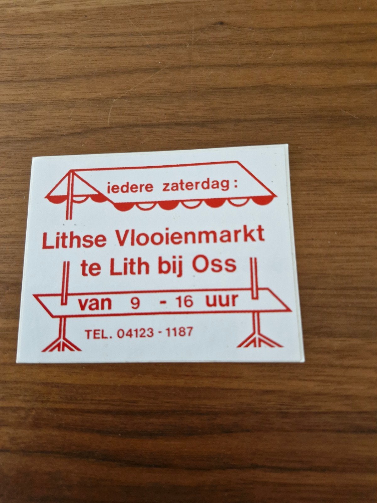 9069 Vintage sticker Lithse Vlooienmarkt Oss, Ophalen of Verzenden, Zo goed als nieuw, Overige typen