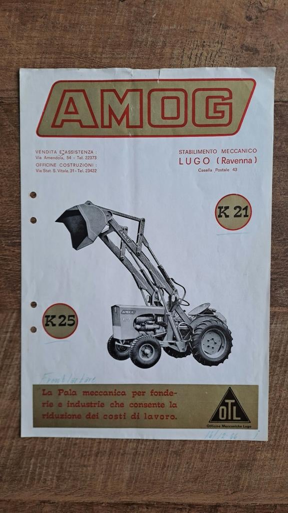 Oude folder AMOG K 21 en K 25 tractor, trekker met voorlader, Boeken, Catalogussen en Folders, Ophalen of Verzenden, Gelezen, Folder