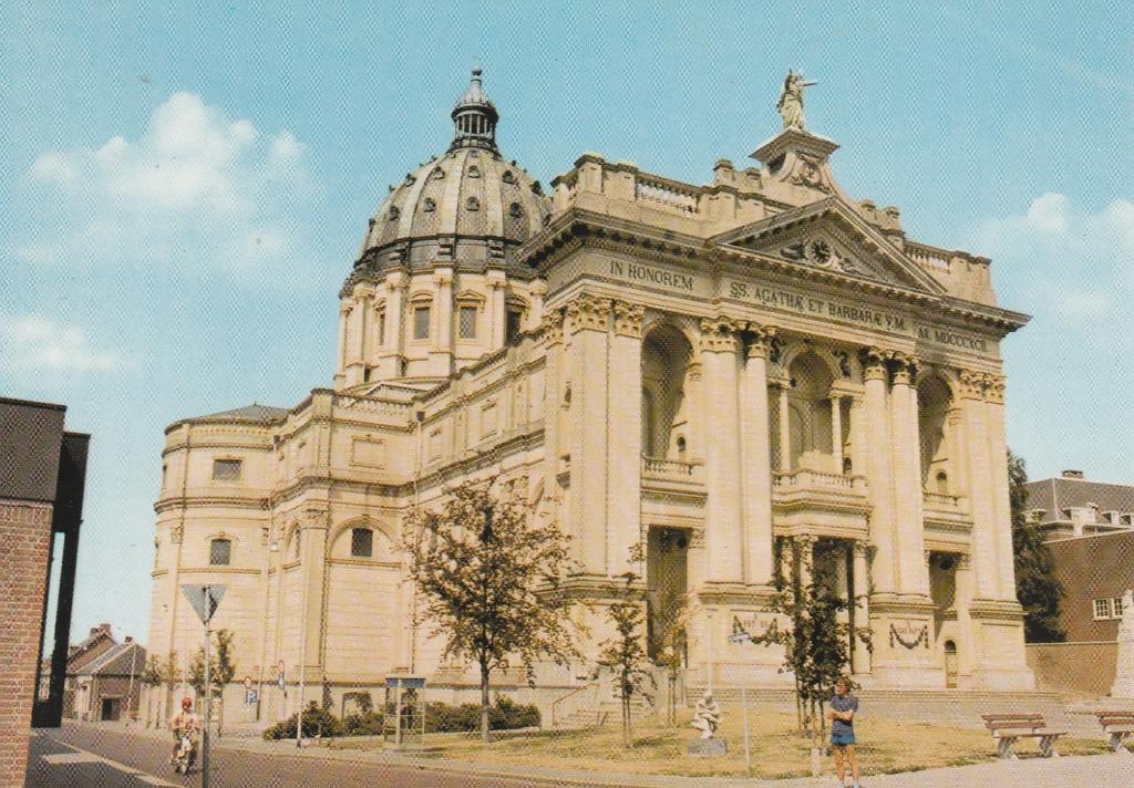 OUDENBOSCH Basiliek Kerk, Verzamelen, Ansichtkaarten | Nederland, Verzenden, 1980 tot heden, Ongelopen, Noord-Brabant