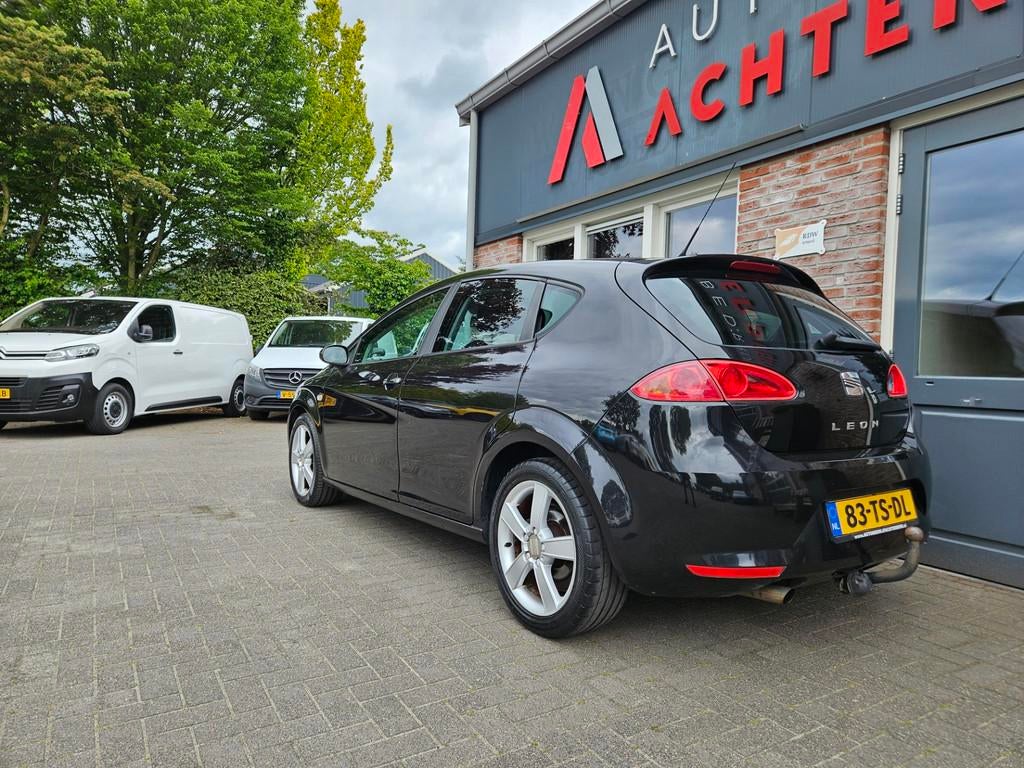 Seat Leon 1.6 Stylance Trekhaak! Airco/Clima! Cruise Control, Auto's, Metallic lak, Gebruikt, 4 cilinders, Leon