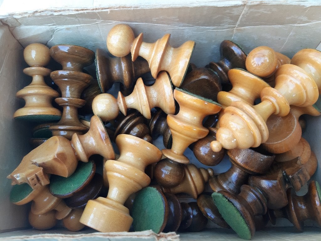 Schaakstukken, Damstukken, incl. bord en backgammon, Een of twee spelers, Ophalen, Zo goed als nieuw, Reisspel