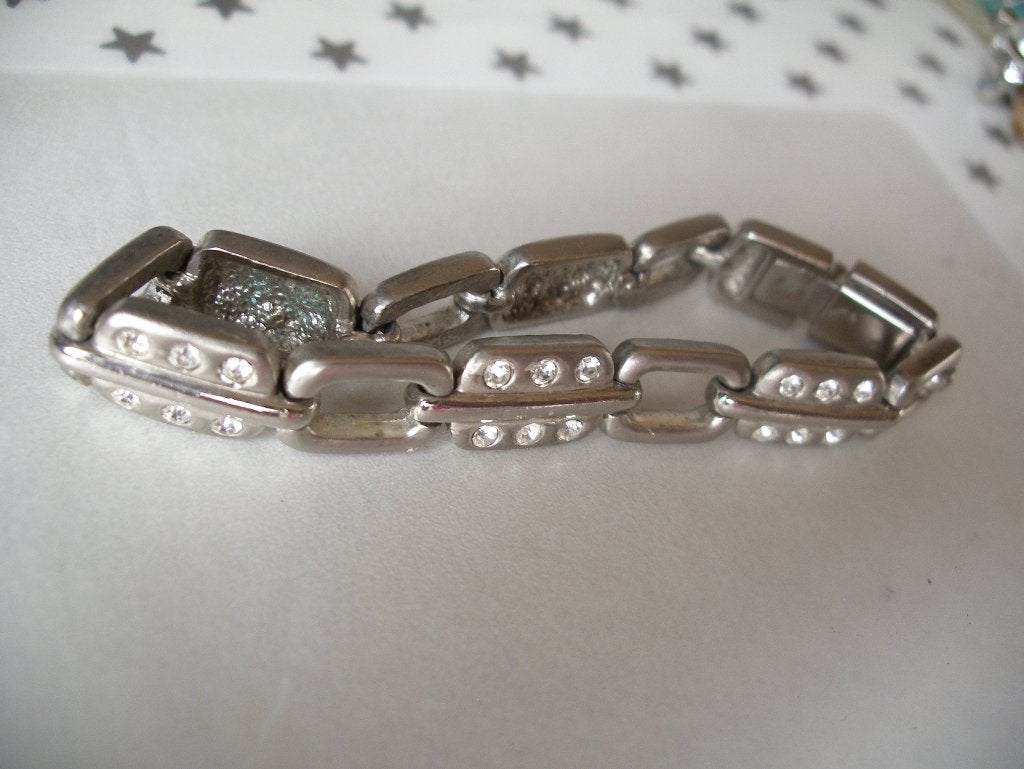 Een mooie Zilverkleurige Armband met Strass steentjes, Sieraden, Tassen en Uiterlijk, Verzenden, Overige materialen, Armband