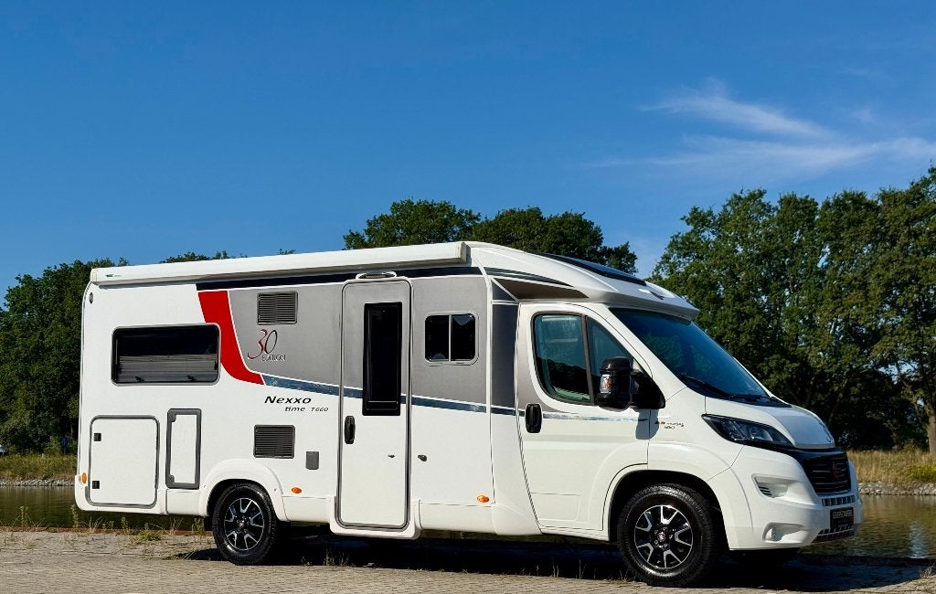 Burstner Nexxo Time 660, 2.3 Mjet automaat 63.626km topstaat, Caravans en Kamperen, Campers, Automaat, Ringverwarming, Fiat, 6 tot 7 meter