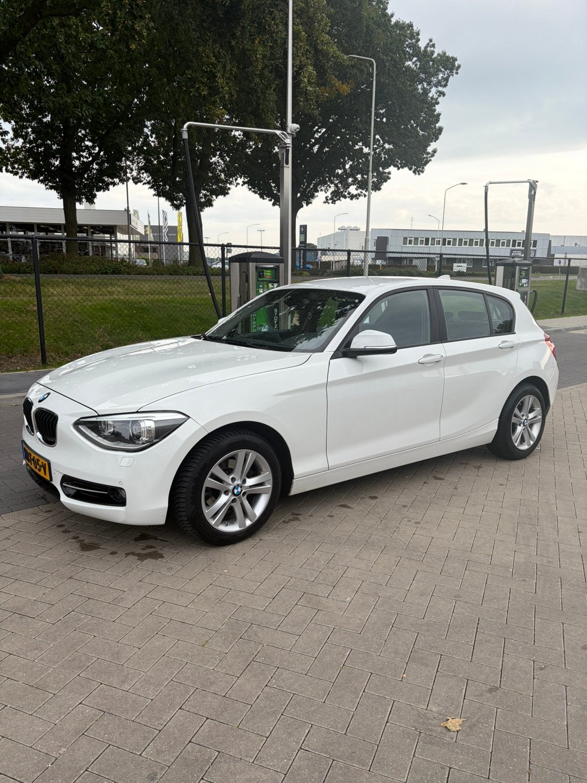 BMW 116D Dynamic Sport Line/Achteruitcamera/Carplay, Auto's, 1995 cc, 4 cilinders, Wit, 115 pk