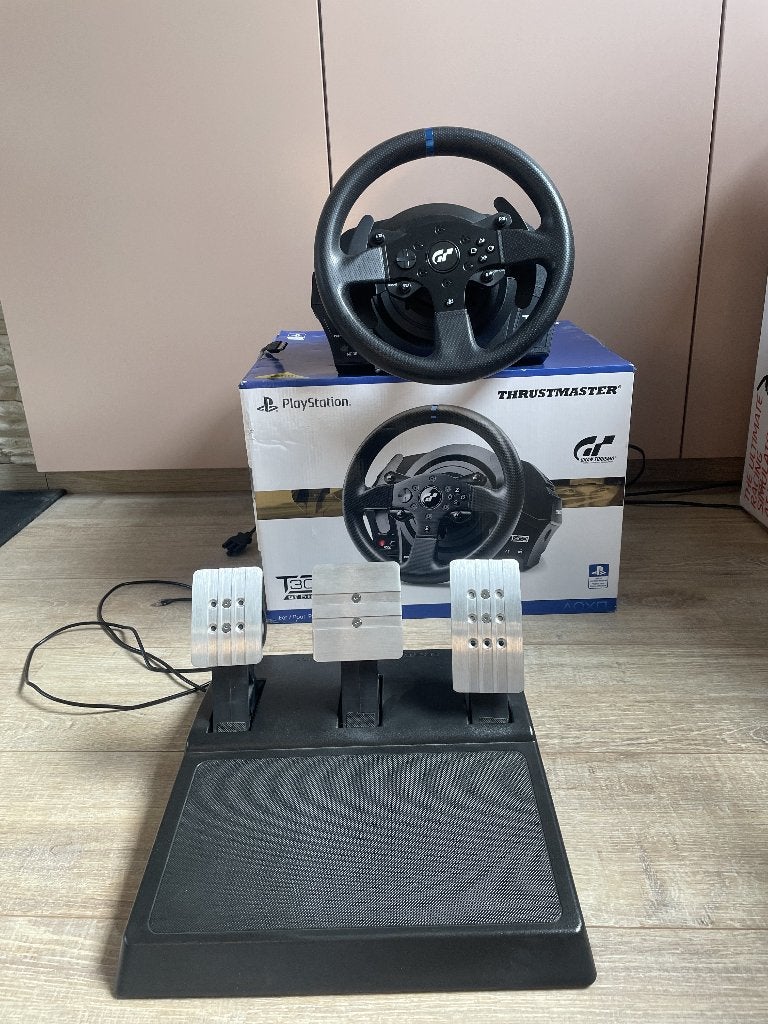 Thrustmaster T300 RS GT + pedalen, doos en factuur, Ophalen, Gebruikt, Stuur of Pedalen, PlayStation 4