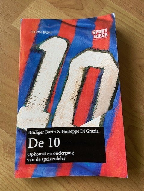 De 10 - Opkomst en ondergang van de spelverdeler - Barth, Ophalen of Verzenden, Gelezen, Balsport