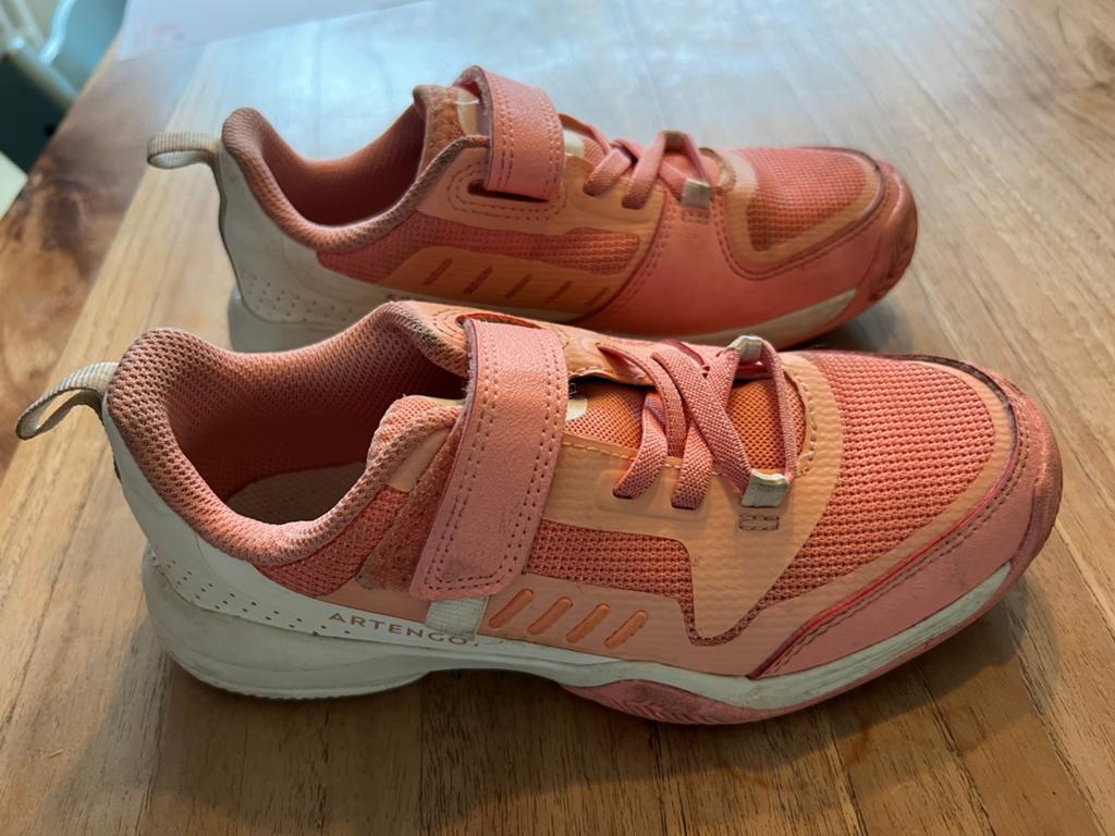 Tennisschoenen meisje Decathlon maat 32, Kinderen en Baby's, Kinderkleding | Schoenen en Sokken, Ophalen, Meisje, Sportschoenen