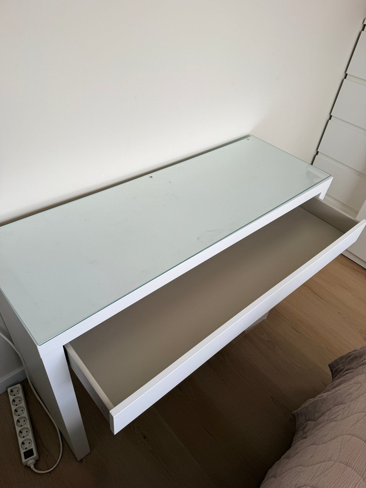 Malm tafel, Ophalen of Verzenden, Zo goed als nieuw