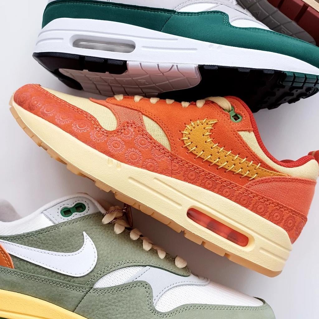 Nike Air Max 1 PRM Somos Familia (W) - 42, Kleding | Heren, Schoenen, Overige kleuren, Nike, Nieuw, Ophalen of Verzenden