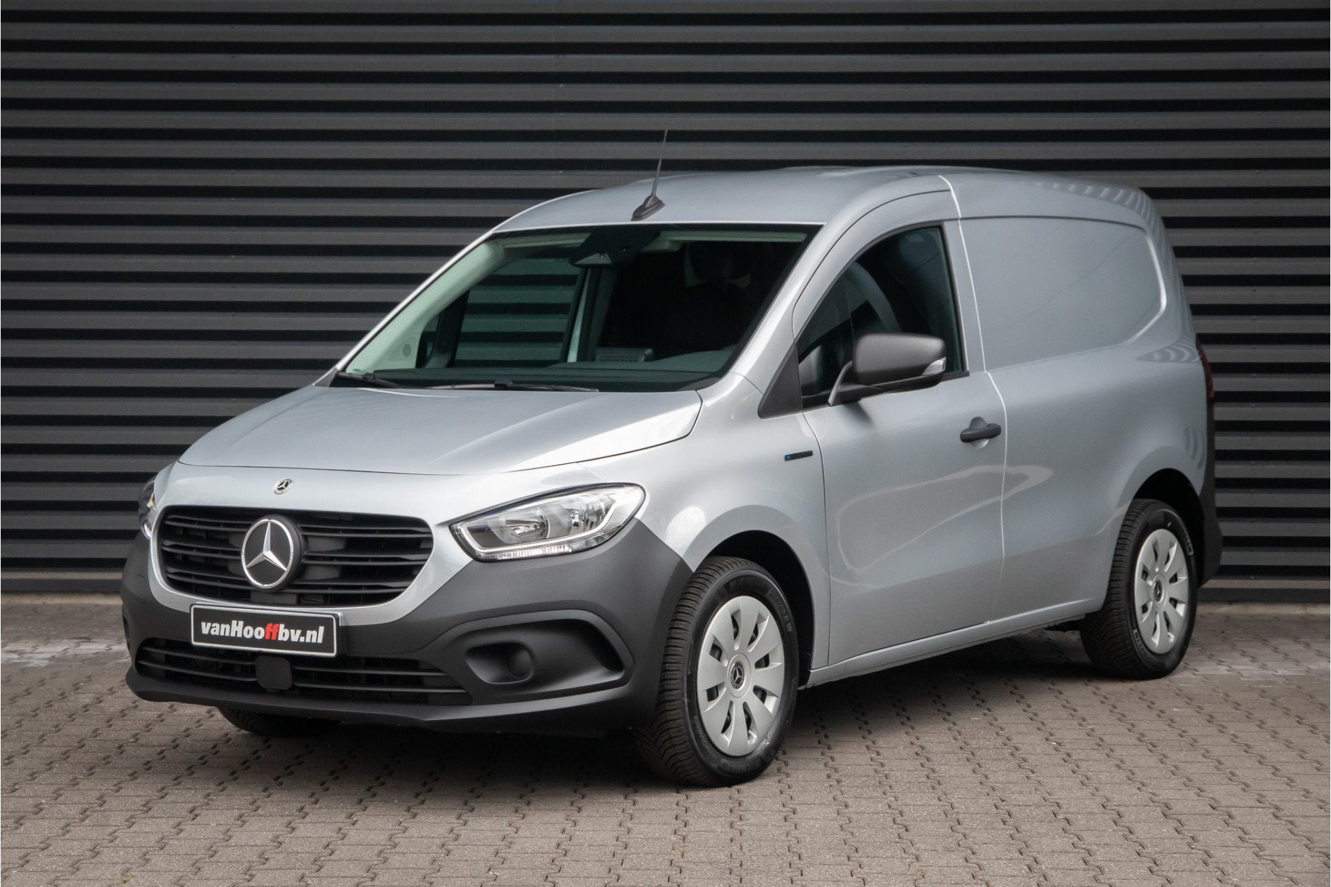 Mercedes-Benz eCitan 112 L1 51 kWh AC 22kW / DC 75kW - Betim, Gebruikt, Zwart, 2 stoelen, Zilver of Grijs