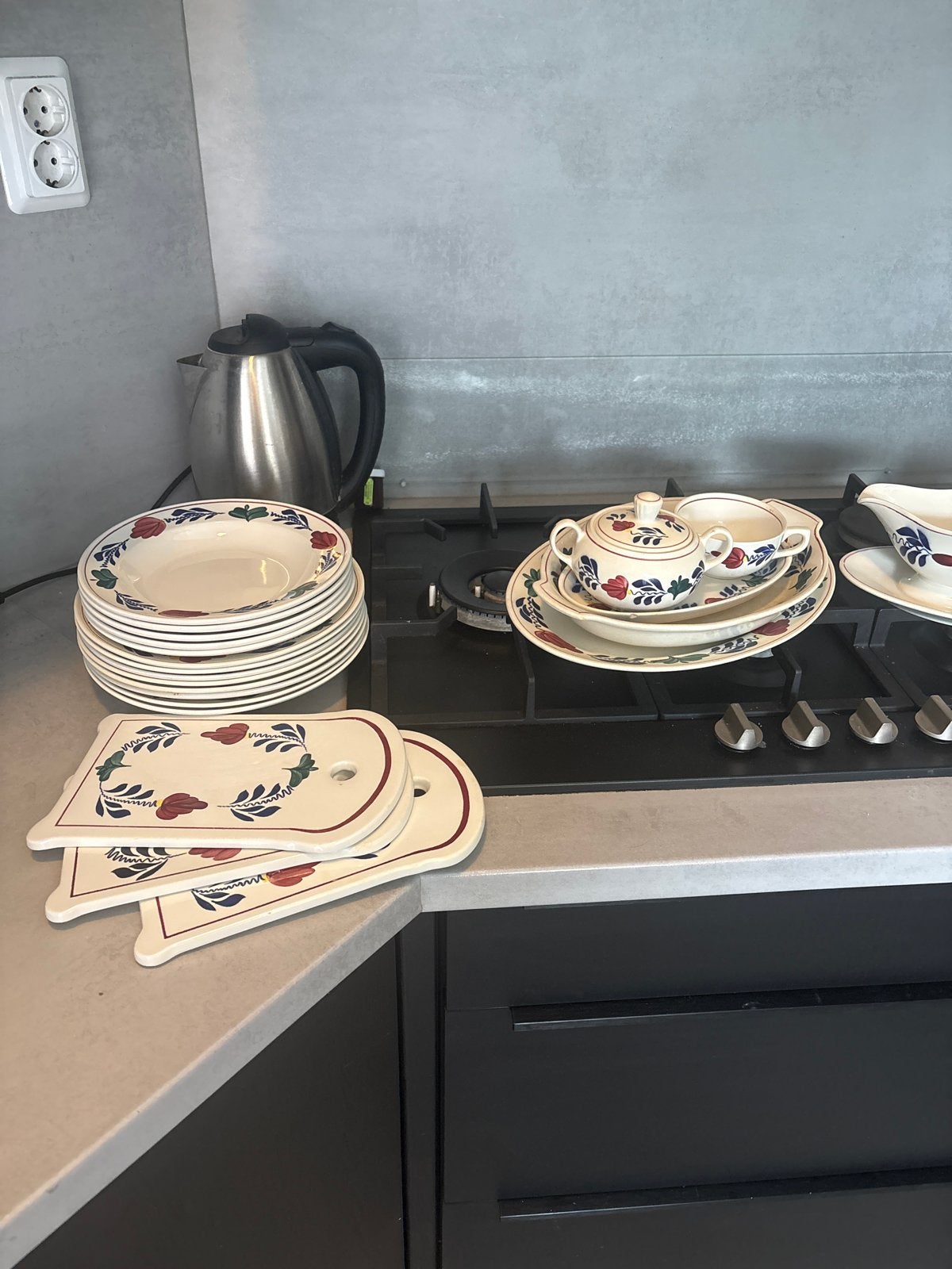 Groot Boerenbont servies - Compleet en in goede staat, Huis en Inrichting, Overige merken, Landelijk/Boerenbont, Ophalen of Verzenden
