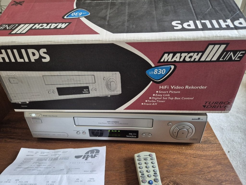Philips VR830 Matchline VHS-videorecorder met bon & doos!, Audio, Tv en Foto, Ophalen of Verzenden, Zo goed als nieuw, Origineel