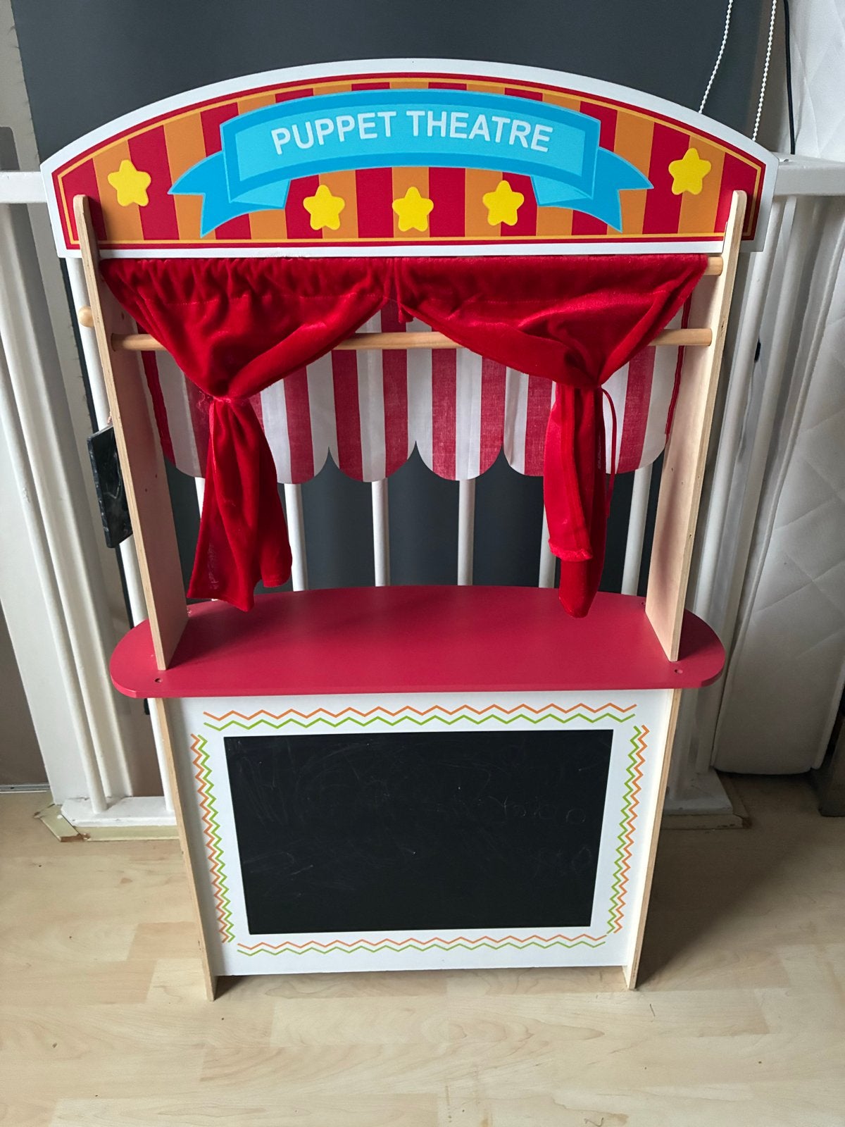Houten Poppentheater / Marktkraam met Poppen en Speelgoed, Ophalen, Zo goed als nieuw, Jongen of Meisje